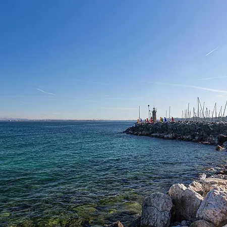 Garda View *